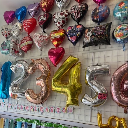 Diversos globos de helio microfoil