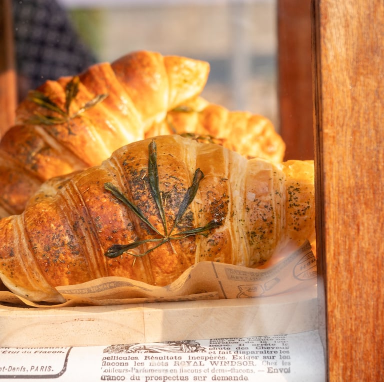 Croissant Cafe Francais
