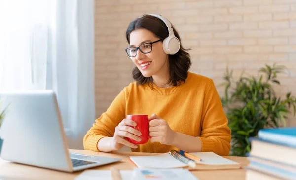 - Videollamada para aprender inglés en cursos dinámicos de idiomas.