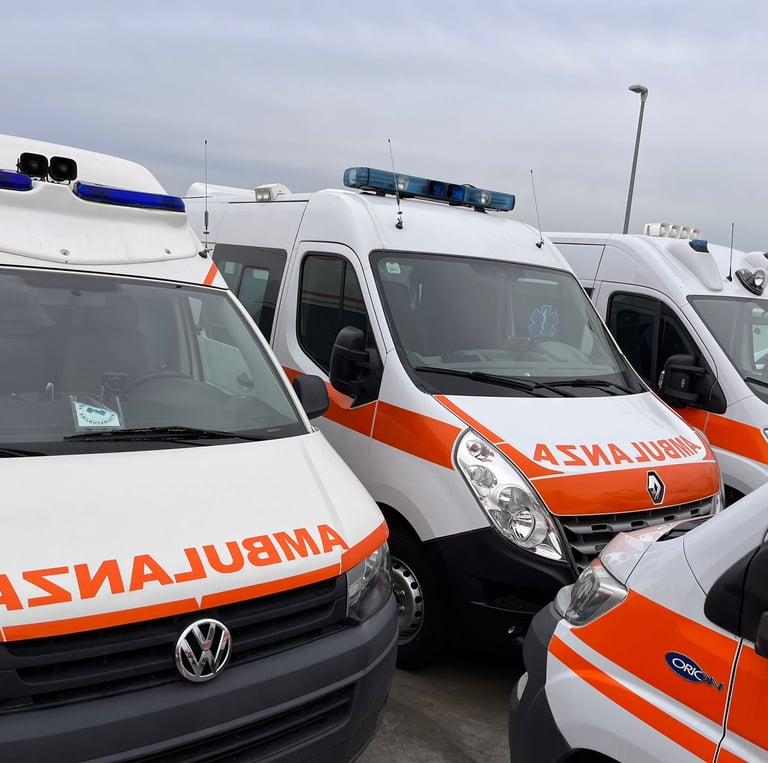 Парковка з вживаними автомобілями швидкої допомоги – широкий вибір моделей Fiat Ducato, Mercedes
