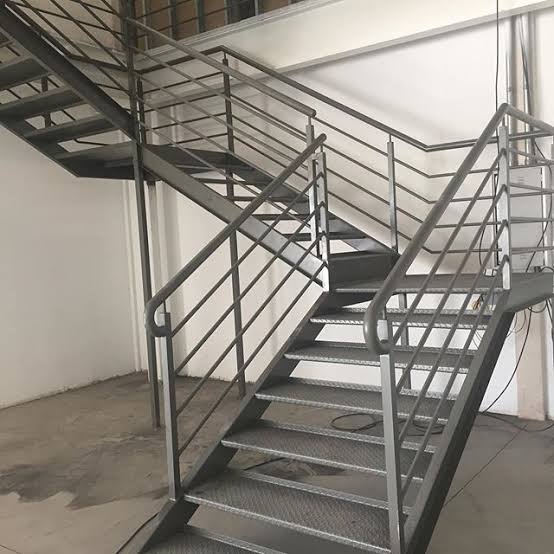 Escada Metalica em Francisco Morato São Paulo-SP-8