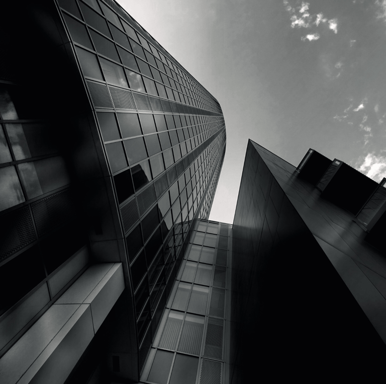 Nowoczesny wieżowiec będący siedzibą firmy Weihs International.