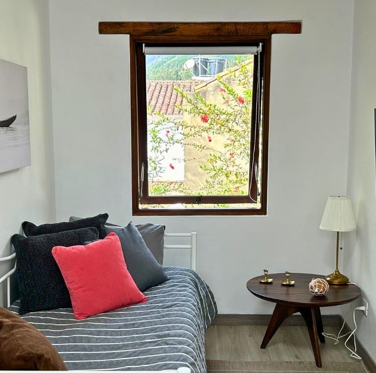 Estar de alcobas y tv, vista a la motaña sagrada Iguaque, Casa Sol de Iguaque, Villa de Leyva