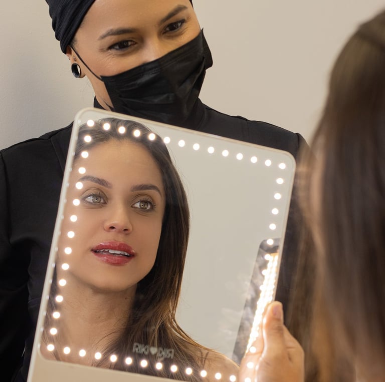 resultado imediato de uma tatuagem estética em lábios, também conhecida como micropigmentação labial