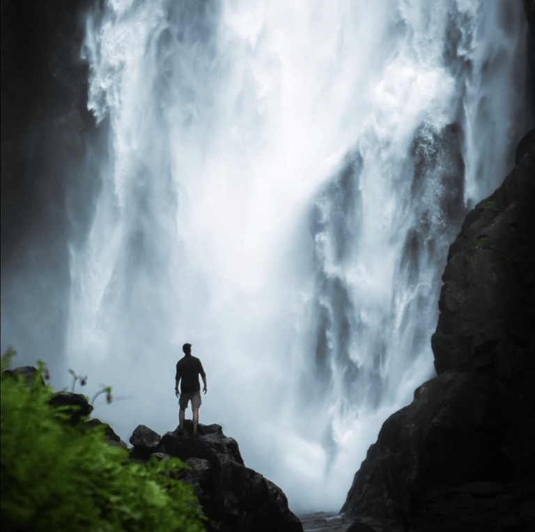 Paisaje de montañas en Noruega, extrenorway, fiordos