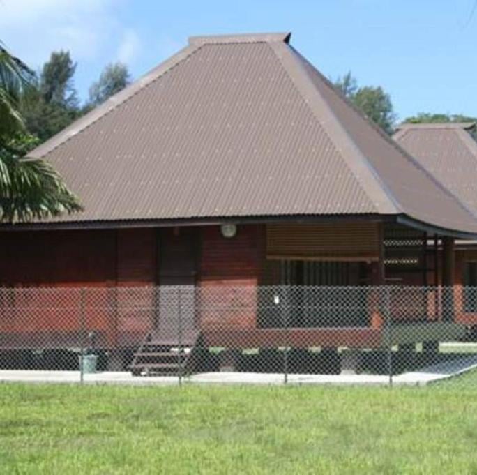 raiatea bungalow airport