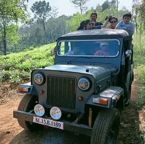4x4 Jeep offroad fun drive