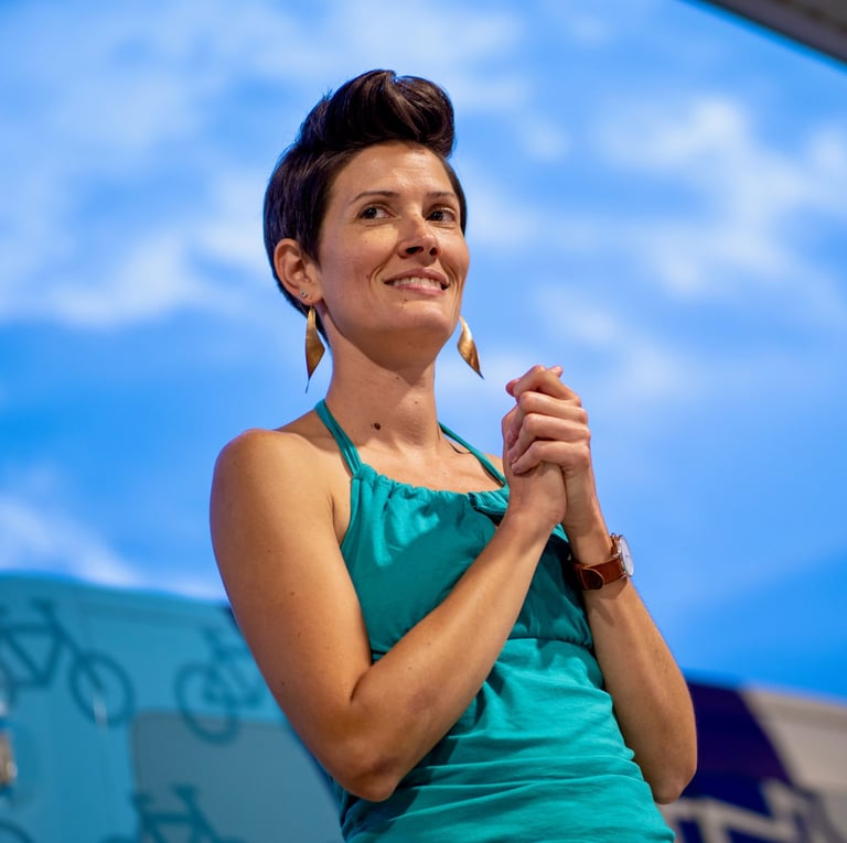 White woman clapping