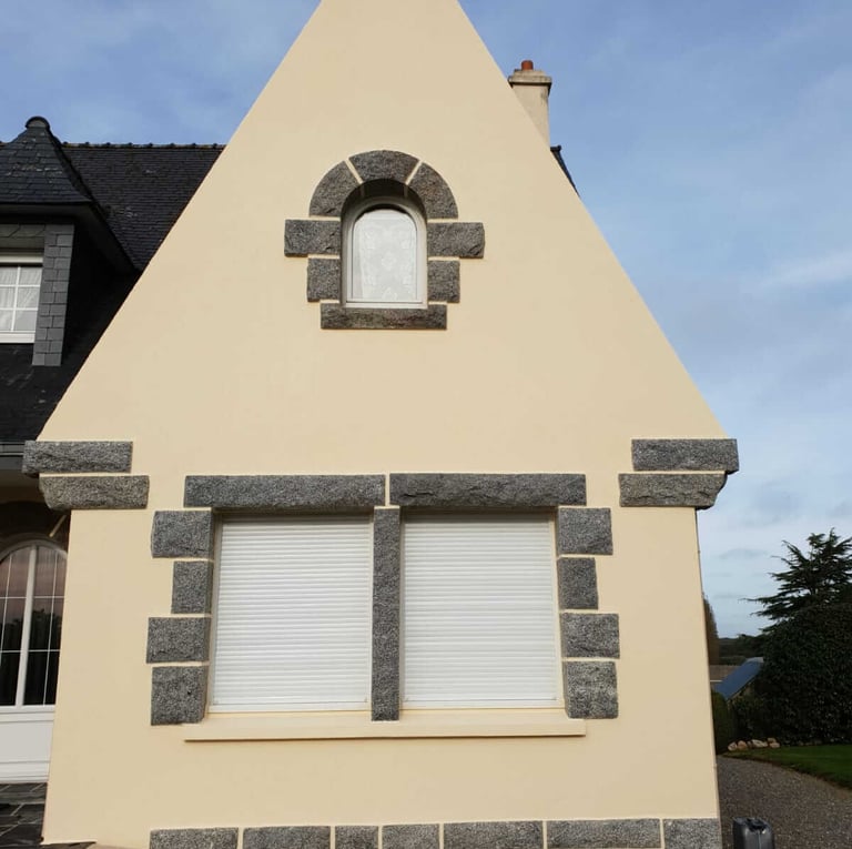 Maison entièrement rénovée avec une peinture minérale résistante aux intempéries
