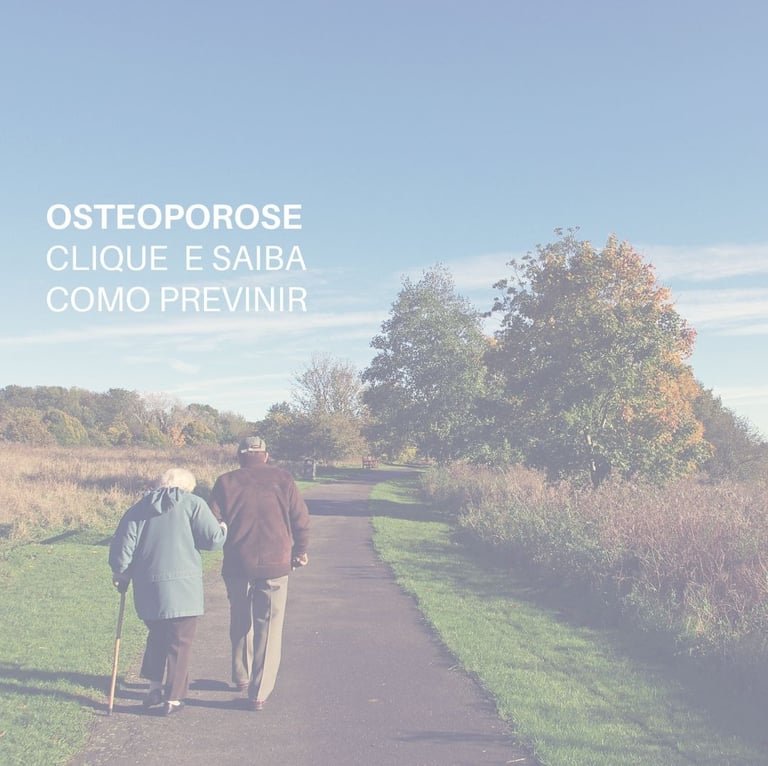 casal de idosos caminhando