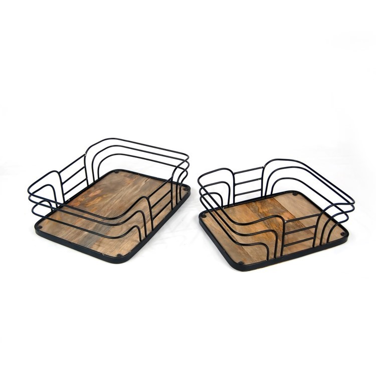baskets with wooden base