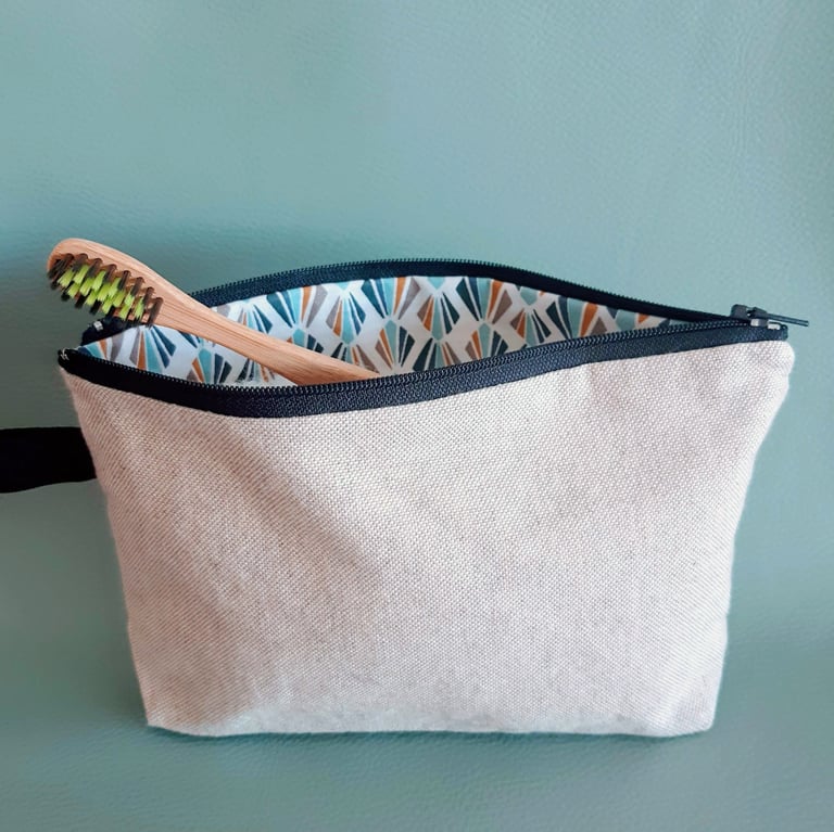 trousse de toilette minimaliste en coton écru