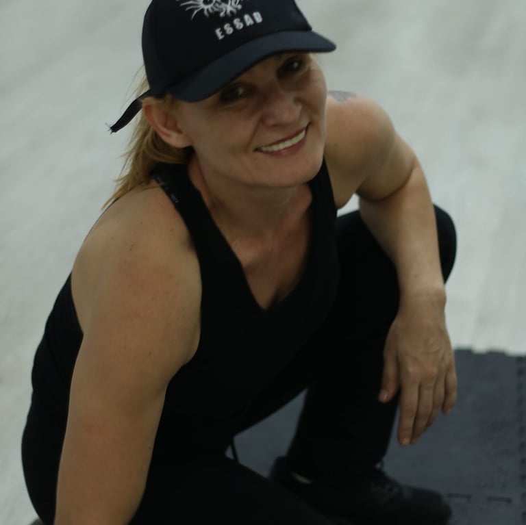 dada daliborka kis juzbasa, artista, escritora, krav maga, artes martiales, defensa personal femenin
