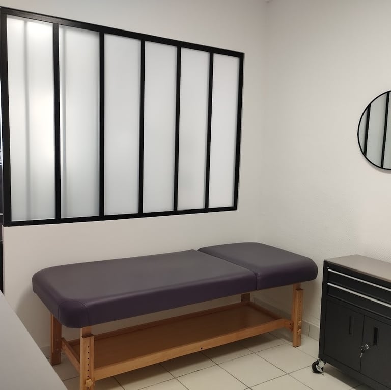 intérieur zakura body piercing pau