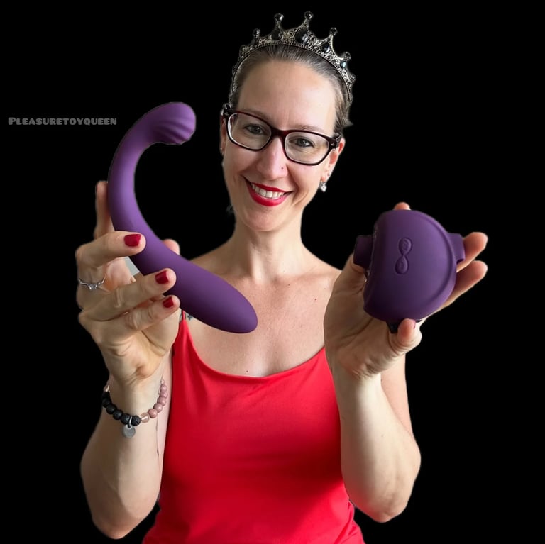 Pleasurelit Patricia holding the tracy's dog OG3 Pleasure tool for a review