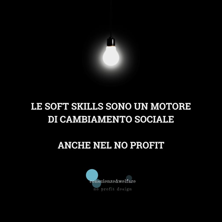 una lampadina con una frase riguardo le soft skills nel no profit