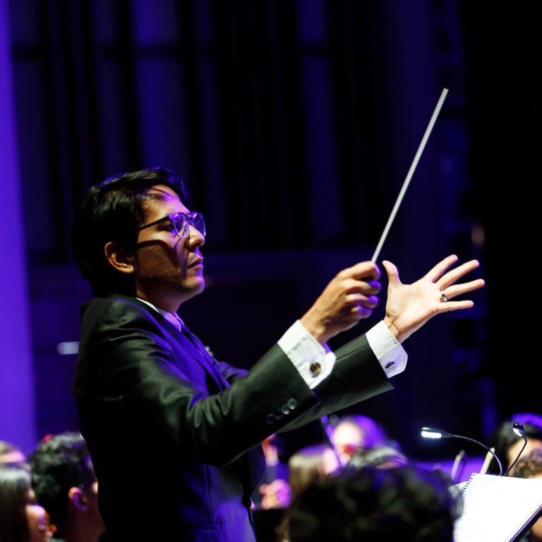 Eloy Rojas Quintero Director de Orquesta