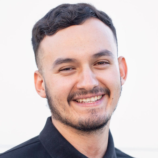 Osvaldo Coutino Headshot