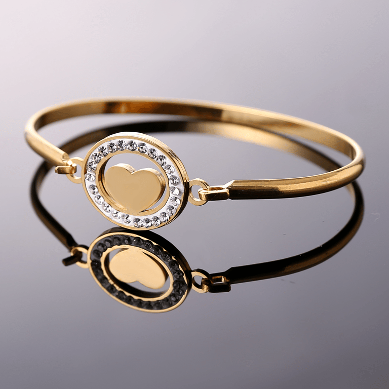 Bracelet doré avec coeur