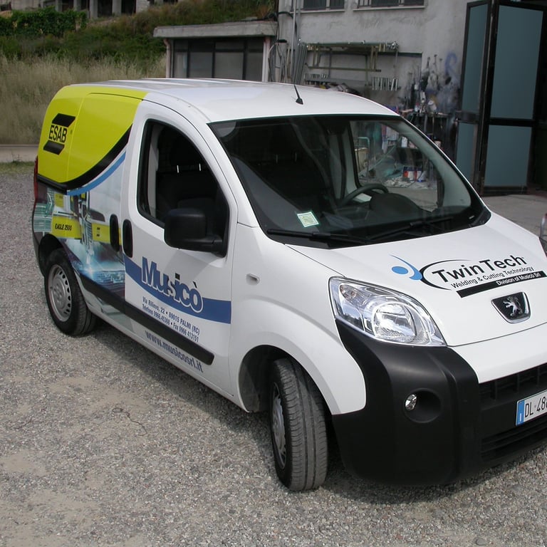car wrapping decorazione camioncino