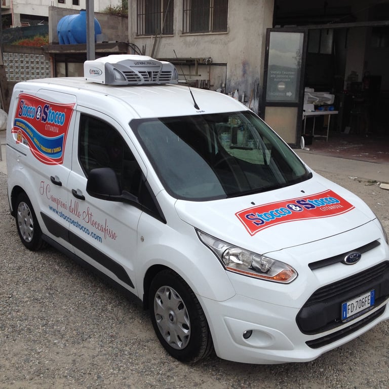 car wrapping decorazione mezzo commerciale