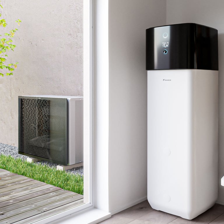 pompe à chaleur blanche et noire avec unité intérieure et extérieure 