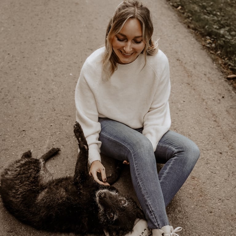 Jessica Baranski mit ihrer Hündin Janka