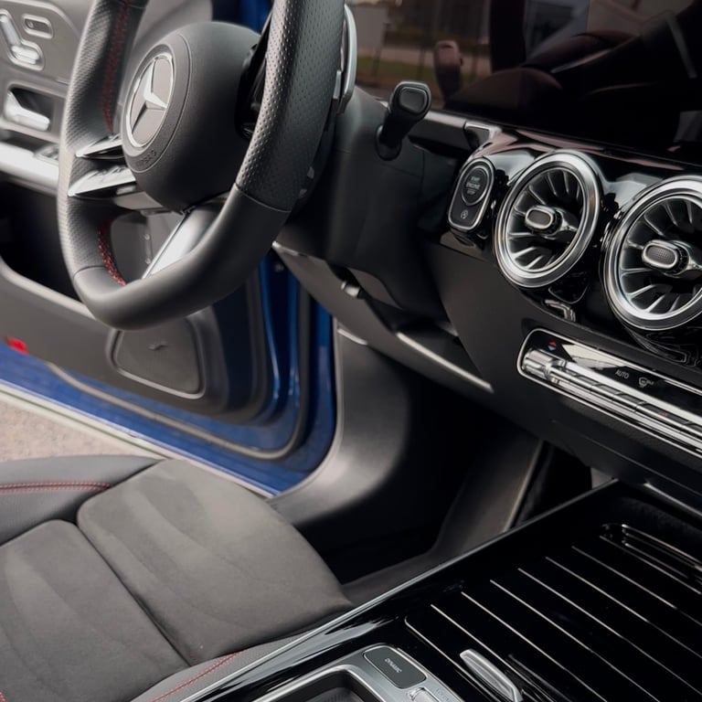 Images de voiture nettoyer intérieur complet sur Nantes