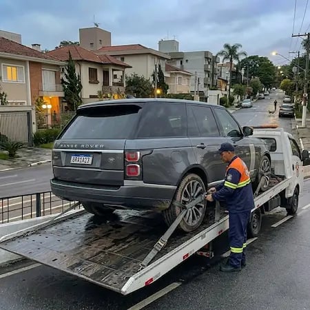 Serviço de guincho Emergencial 24 horas carro SUVs Grande em SP