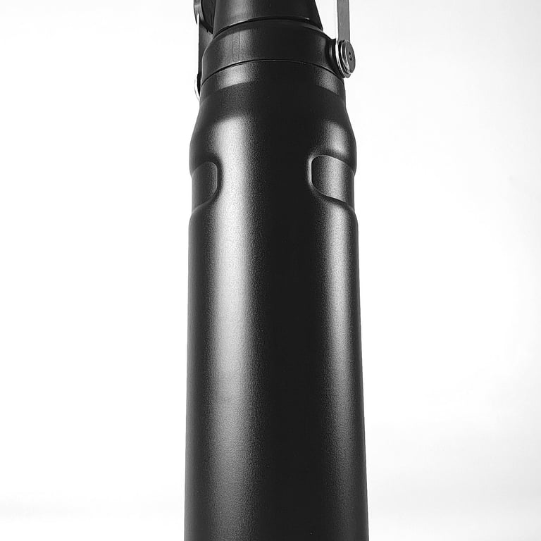 garrafa térmica preta minimalista fotografia profissional