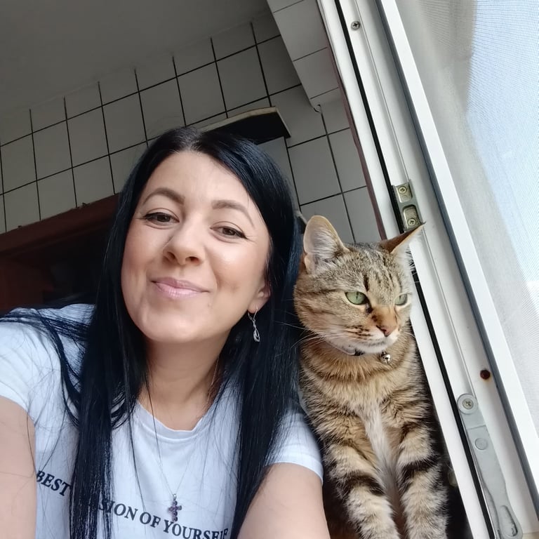 Me and my cat - Carmen and Kathia