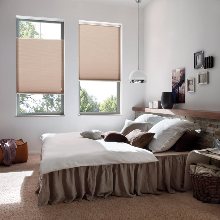 Bedroom Honeycomb Blinds Design