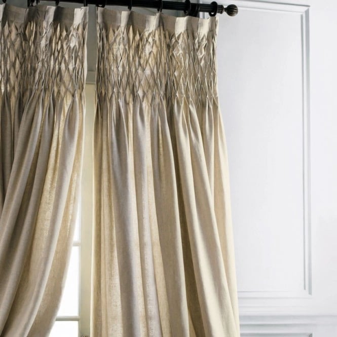 Tête de rideaux à nid d'abeille