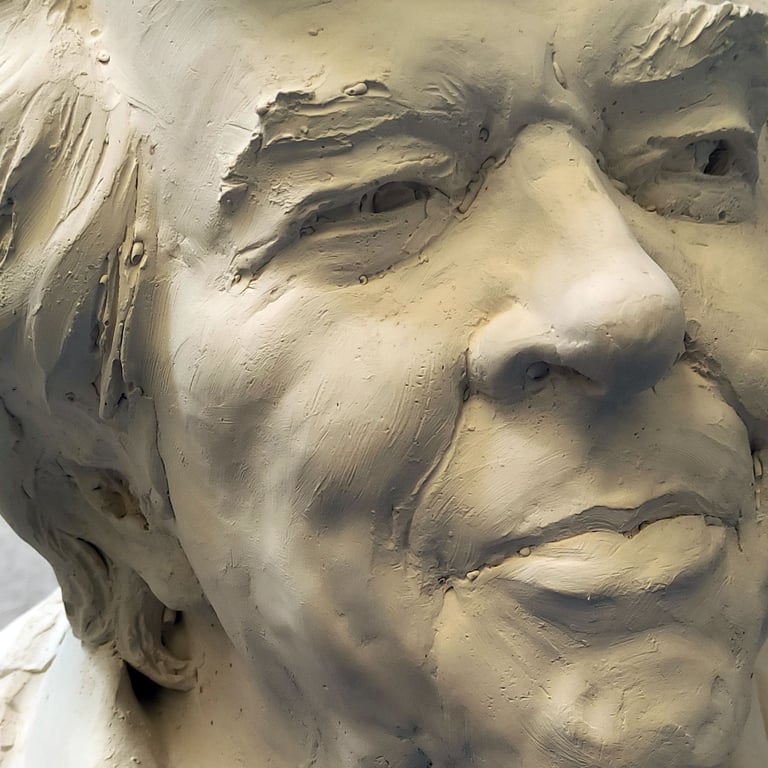 Eddie Fowlie nació el 8 de agosto de 1921 en Middlesex, Inglaterra. Conocido por su papel en Doctor 