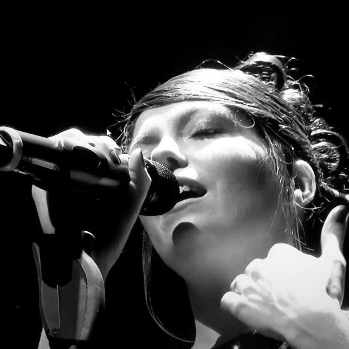 Elodie Guichard chanteuse chef de choeur Maniwata Gospel & Soul Touraine rochecorbon Tours Amboise