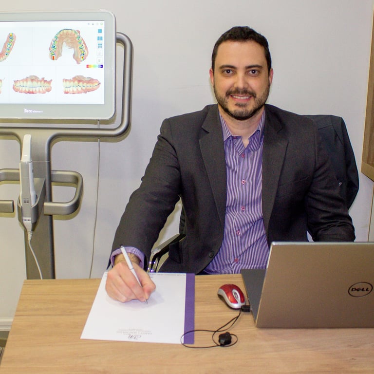 Tratamento de Ortodontia com Invisalign em Curitiba no bairro Batel.