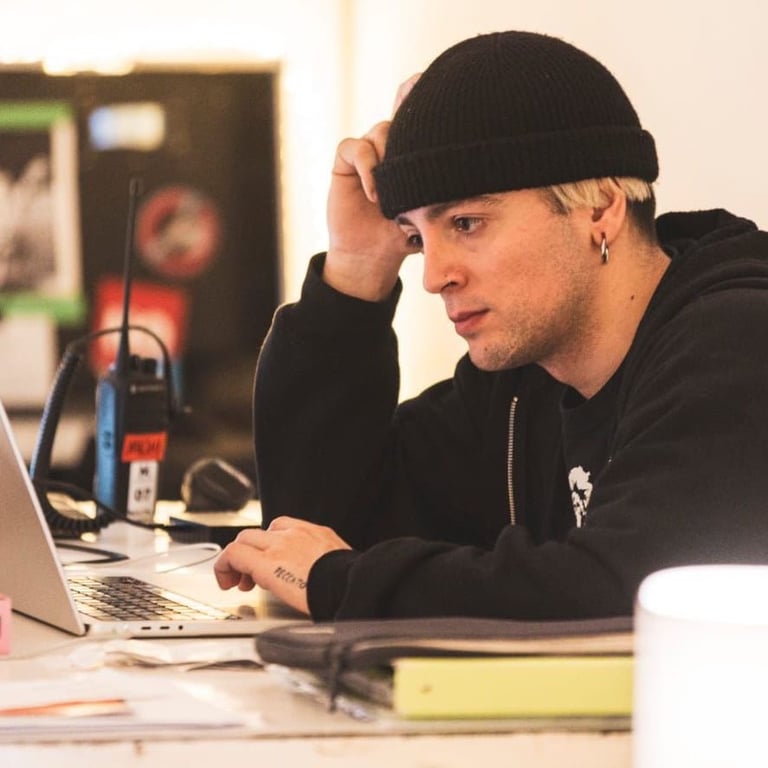 il co-founder e production manager di plasma concerti