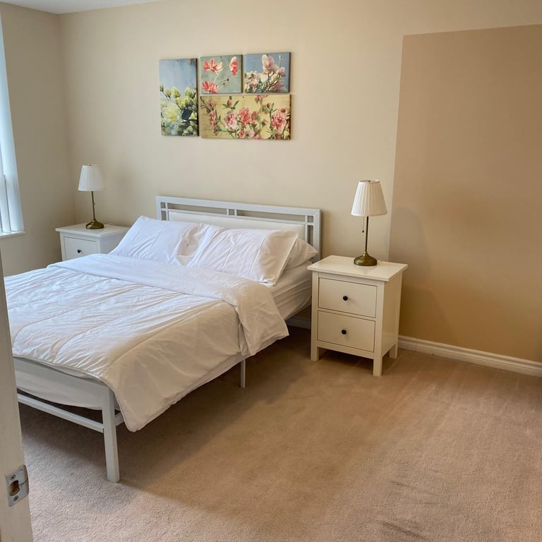 Entertainment area and smart TV in Mississauga short-term furnished rental