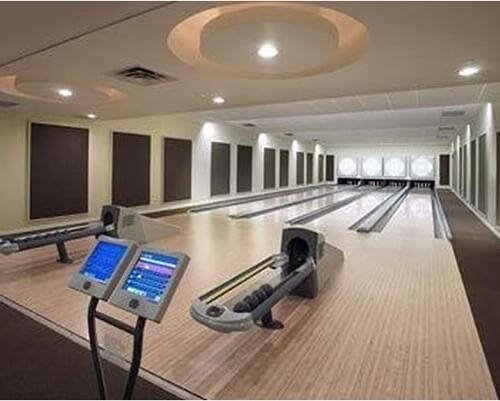 Clean modern bathroom in short-term rental apartment Mississauga