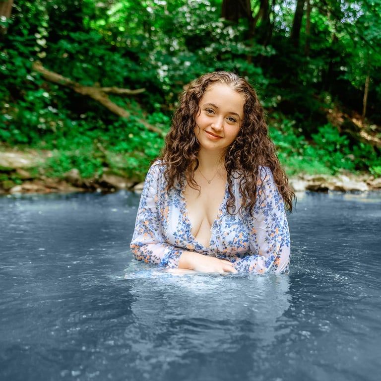 Lancaster PA senior picture photographer. Senior pictures in a creek