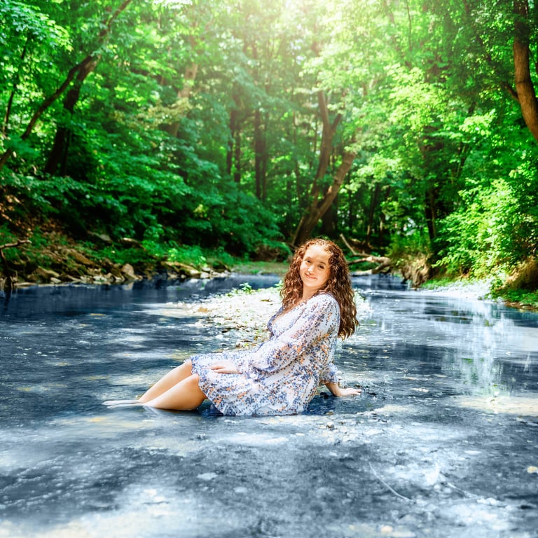 Palmyra PA senior picture photographer. Senior pictures in a creek