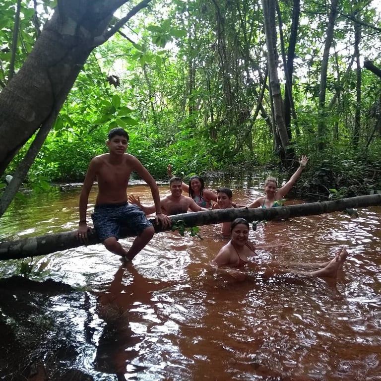 Fervedouro, fazenda rio vermelho,  ecoturismo Mambaí , turismo aventura , Lagoa do Léo