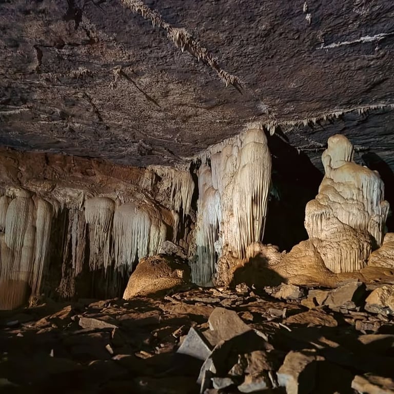 Visitemambai.com.br - Caverna Lapa das Dores