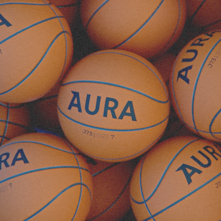 Bolas de basquete com Aura Branding desenvolvida por Helldise Design