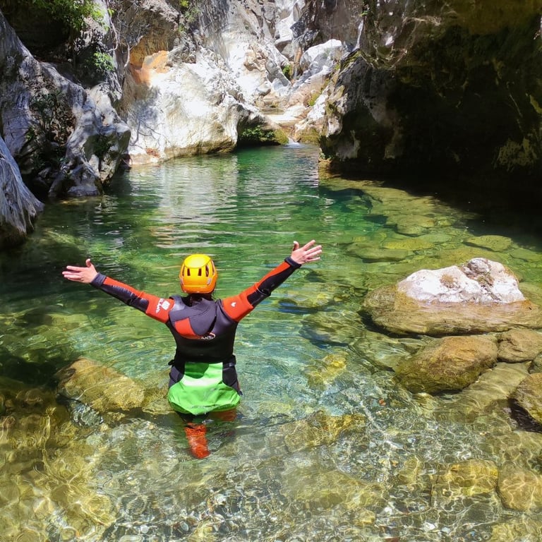 Experiencia de barranquismo en Zarzalones con Guadalterra Aventura