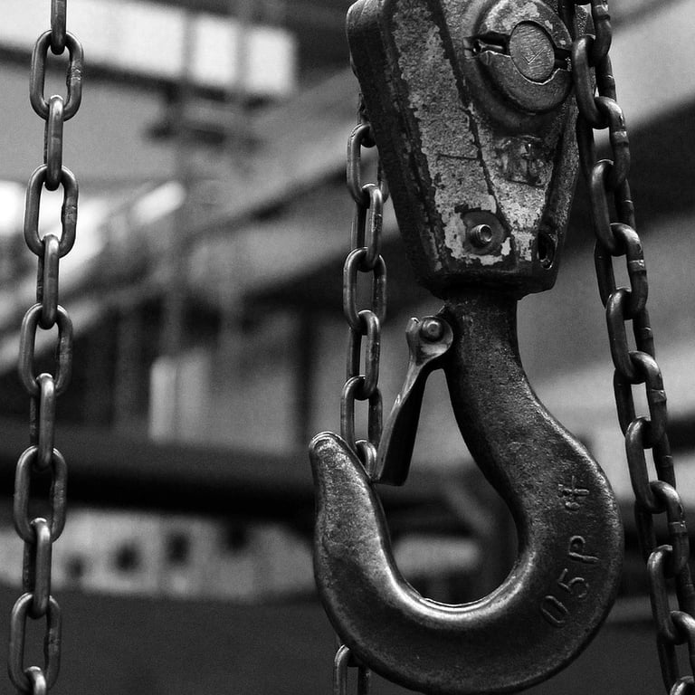 je contrôles les accessoires de levage, chaines, sangle