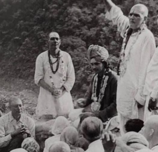Babaji, Shastriji, Muniraji e devoti