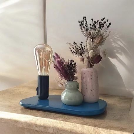 luminaire artisanal en acier upcyclé collection Memphiisio bleu primaire