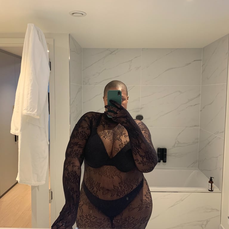 Sable Gold curvy ebony escort Luxembourg bodystocking
