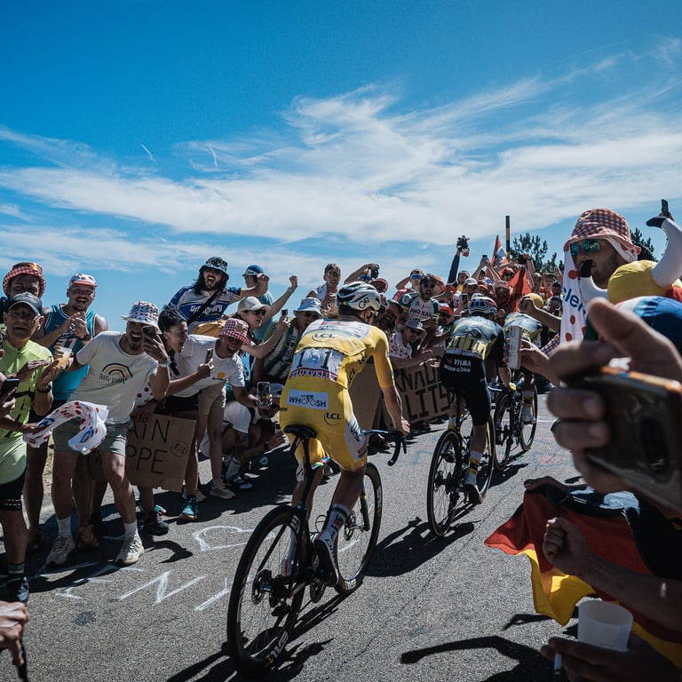Photo du maillot jaune Tadej Pogacar, Mont-Ventoux 2025